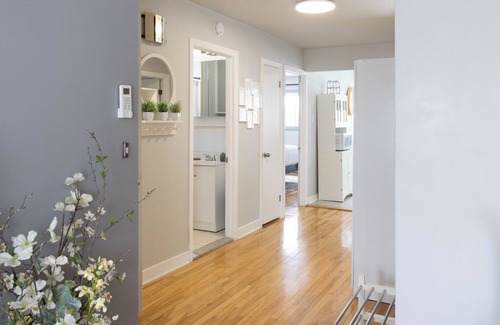 LaSalle Apartment | Sunny 3BR Oasis, Parkview, Rafting: 8 min. walk