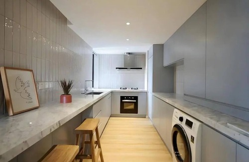 Huangpu Apartment | Sunny Abode复兴苑 3-Bedroom near Xintiandi