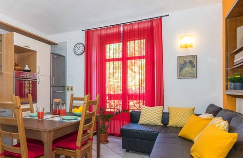 Vanchiglietta Apartment | Sunny Apartment by Wonderful Italy