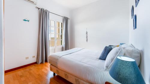 Santo Estevao House | Sunny & Calm 4 BDR House W/Pool by Lovelystay