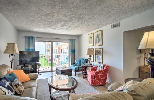 Cocoa Beach Apartment | Sunny Cocoa Beach Condo with Balcony and Pool Access