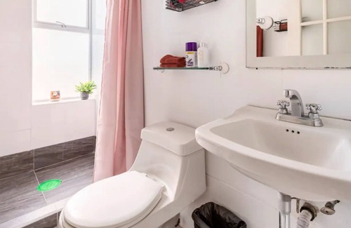Hipodromo Hotel | Sunny Condesa
