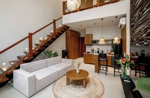Berawa Villa | Sunny Cuddles