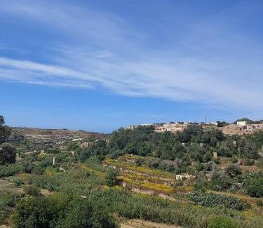 Fontana Bed & Breakfast | Sunny Gozo Getaway Pool & Easy Check-In