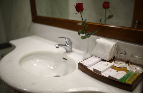 Ngoc Khanh Hotel | Sunny Hotel 1