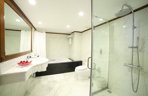 Ngoc Khanh Hotel | Sunny Hotel 1