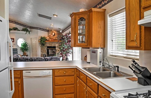 La Verkin Apartment | Sunny La Verkin Studio - 20 Mi to Zion Nat'l Park!