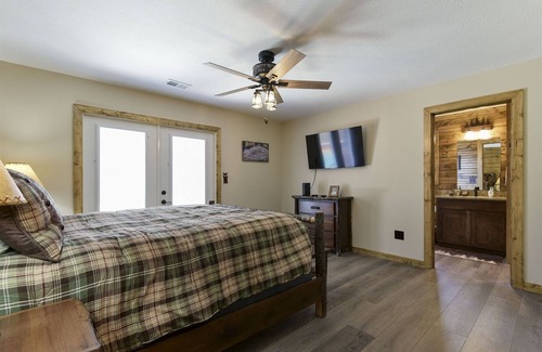 Branson Cedars Cabin | Sunny Loft Lodge | 5 Bed, 5 Bath