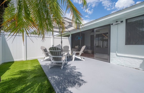 Oldsmar Villa | Sunny Oasis: Villa Retreat! Relaxing tropical getaway close to beautiful beaches