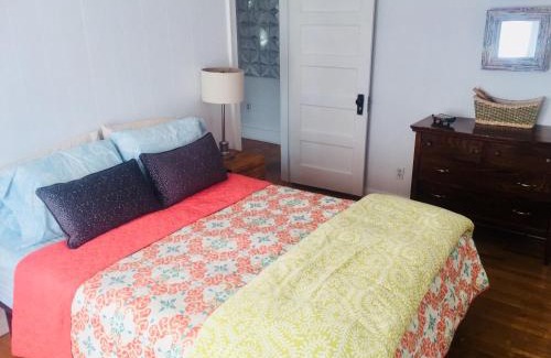 Stowe Apartment | Sunny & Open 2 Bdrm - Close to Stowe Village, Shopping, Mtn Views!