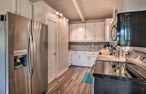 Kapoho House | Sunny Pahoa Retreat: Snorkel, Hike & Shop!