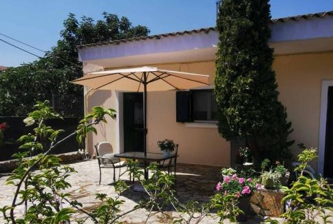 Alepou Apartment | Sunny Patio Studio Corfu !