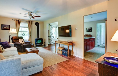 West Saugerties House | Sunny, Renovated 1940's Farmhouse - The Perfect Catskills Holiday House!