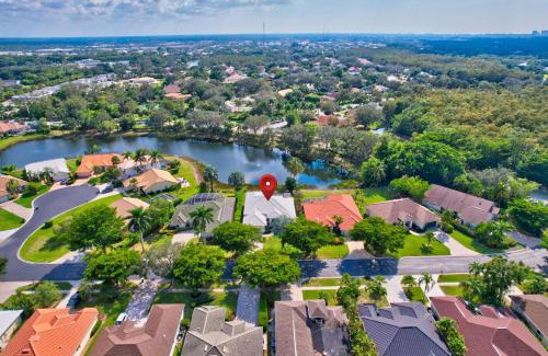 North Naples House | Sunny Retreat with Private Pool in North Naples