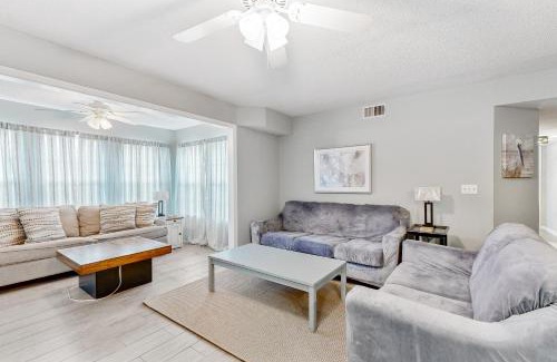 Garden City Apartment | Sunny Shores Retreat