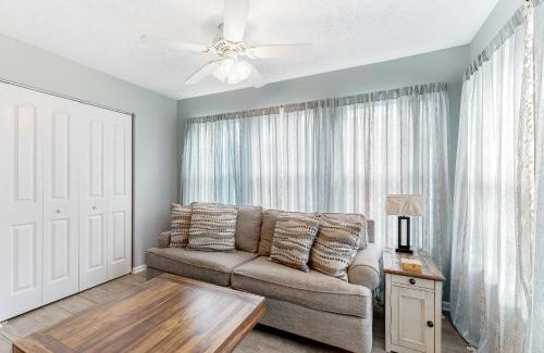 Garden City Apartment | Sunny Shores Retreat