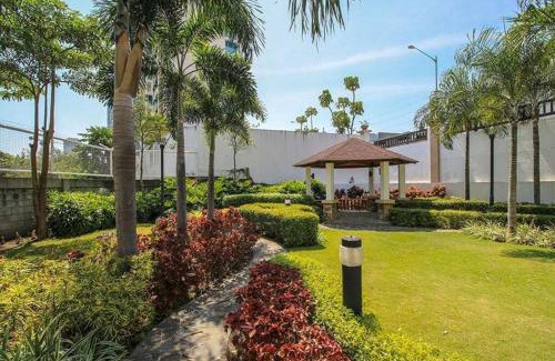 Alabang Apartment | Sunny Solace a Homey Condo in Filinvest Alabang