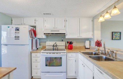 Saint Helena Island Condo | Sunny Spot…Best Views