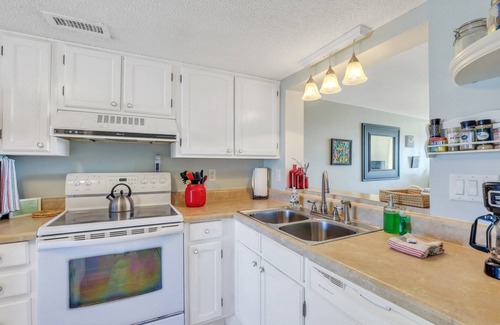 Saint Helena Island Condo | Sunny Spot…Best Views