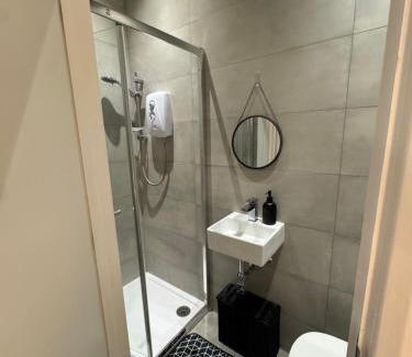 Plaistow and Sundridge Apartment | Sunny Stay Studio