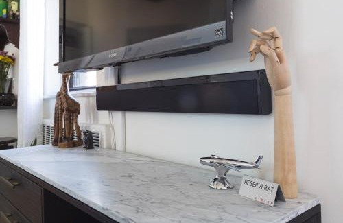 Greenwich Village Apartment | Sunny Stylish West Village Condo