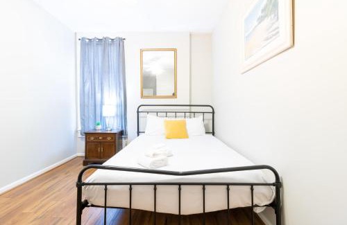 Columbus House | Sunny Sweetheart-Front Apartment near Riverwalk