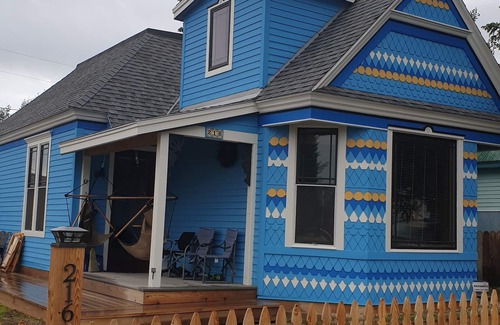 Leadville House | Sunny Victorian just steps away from the main street and Mineral Belt trail.