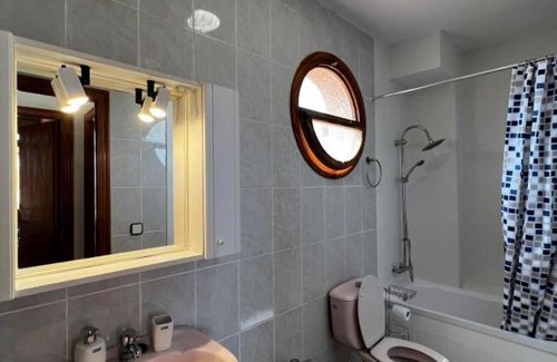 Los Arenales del Sol House | Sunny Villa Few Minutes Walk from beach