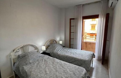 Los Arenales del Sol House | Sunny Villa Few Minutes Walk from beach