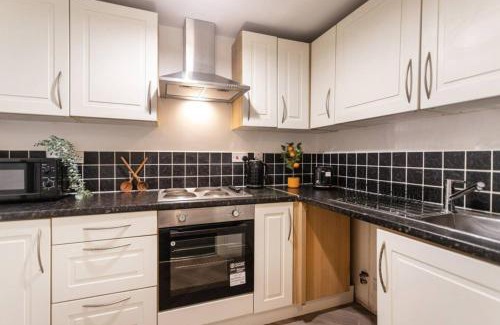 Easton Apartment | Sunnyside 2 - Contractor Long Stays by ShortStayUK