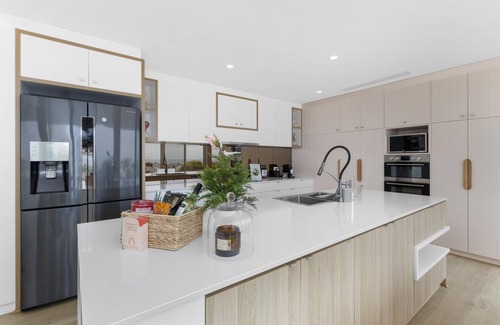 Sellicks Beach House | Sunnyside by Wine Coast Holiday Rentals - Be sure to escape and stay at beautiful ”Sunnyside.”