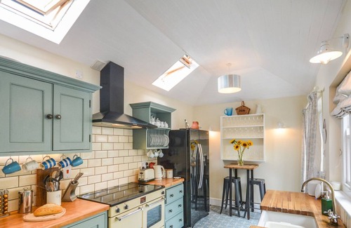 Kingsand Cottage | Sunnyside - sleeps 6 guests in 3 bedrooms