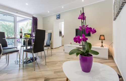 Risika Apartment | Sunrise Apartment Risika