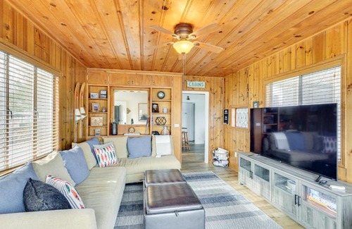 Sunrise Beach House | Sunrise Beach Lake House with Water Views and Dock!