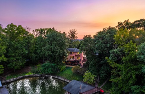 Ten Mile House | Sunrise Shores