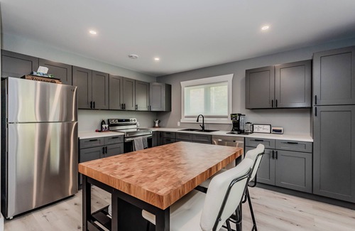 Stokes Bay Cottage | Sunset Bay Cottage – Your Year-Round Escape to Lake Huron’s Tranquil Shores