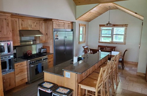 La Pointe Cabin | Sunset Bay Lodge.