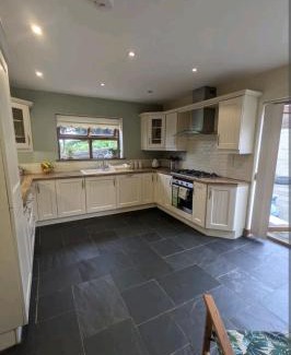 Llanelli House | Sunset cottage
