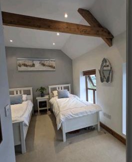 Llanelli House | Sunset cottage