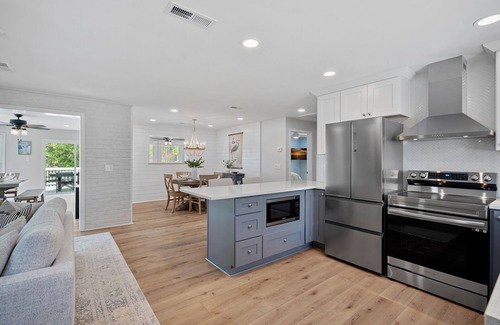 Lake Norman of Catawba Cottage | Sunset Cottages by SoCharm | Intimate Lake Getaway