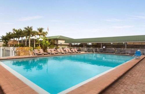 Trailer Estates Apartment | Sunset Cove - Water View