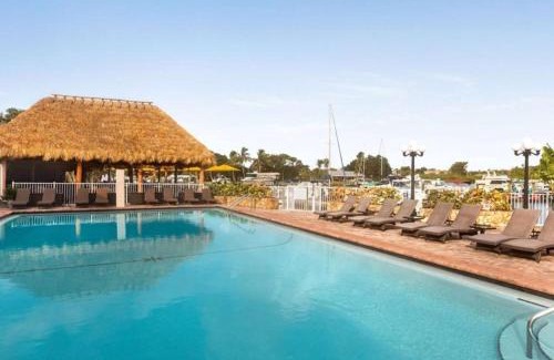 Trailer Estates Apartment | Sunset Cove - Water View