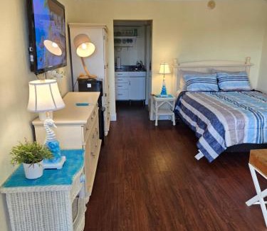 Trailer Estates Apartment | Sunset Cove - Water View