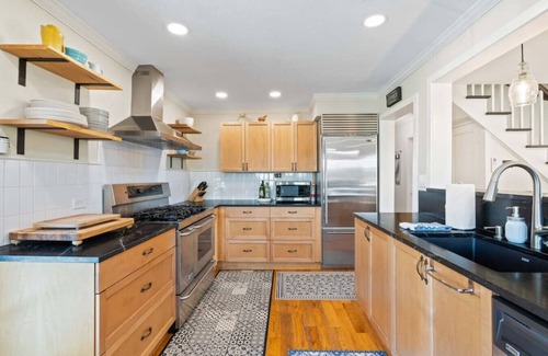 Bremerton House | Sunset Garden Retreat-Sea & Mountain View w/Sauna