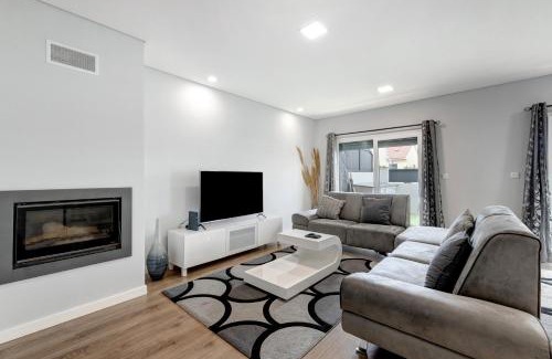 Seixal House | Sunset Holiday Home