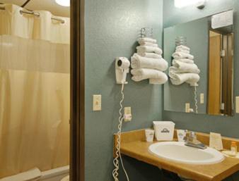 Highlands Hotel | Sunset Inn & Suites