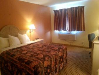 Highlands Hotel | Sunset Inn & Suites
