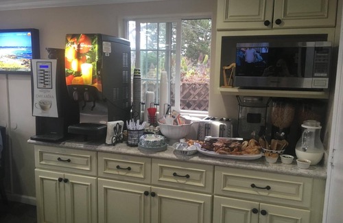 Pacific Grove Hotel | Sunset Inn