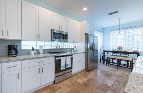 Sunset Lakes House | Sunset Lakes> 6/4> Pool> Game Room 8PPL