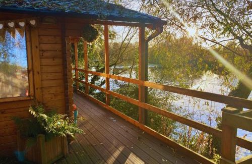 Arnold House | Sunset Lodge